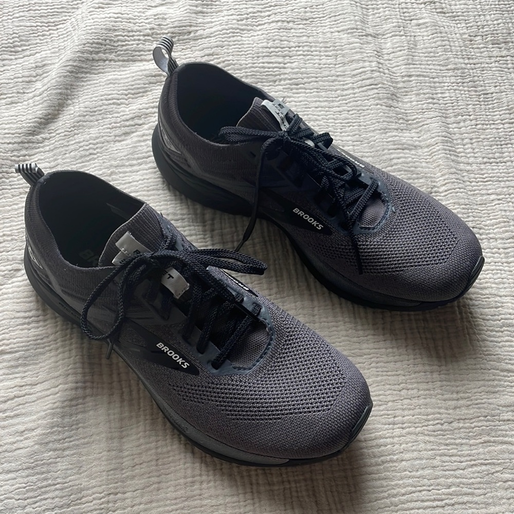 Like new Brooks Ricochet 3